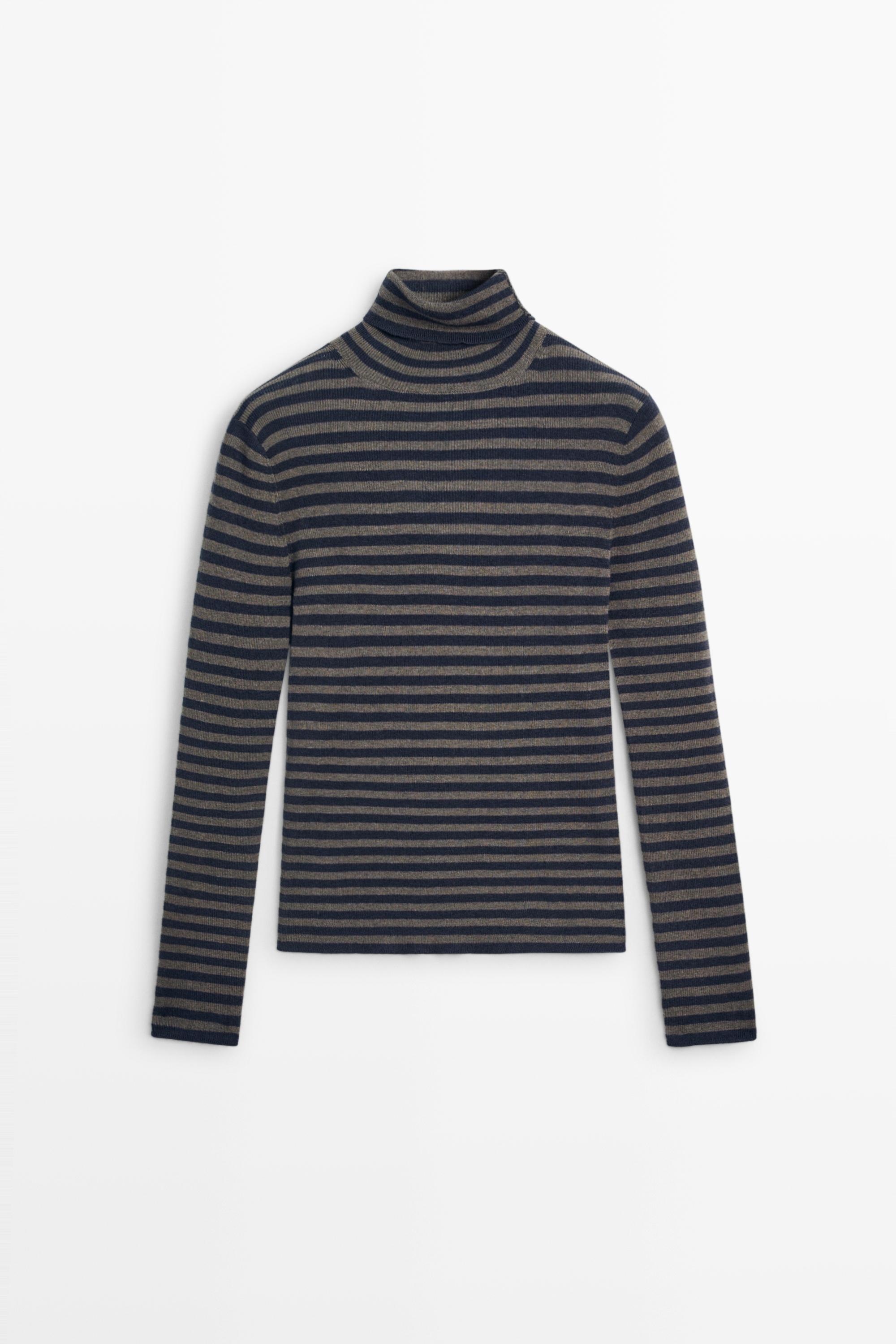 Pull en maille à rayures et col roulé